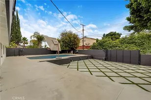 20540 Oxnard St, Woodland Hills, CA 91367 - Photo 16