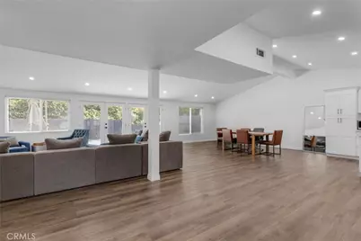 20540 Oxnard Street, Woodland Hills, CA 91367 - Photo 4