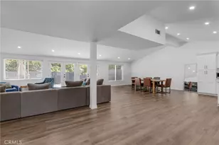 20540 Oxnard St, Woodland Hills, CA 91367 - Photo 4