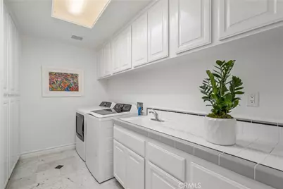 24918 Vista Verenda, Woodland Hills, CA 91367 - Photo 20