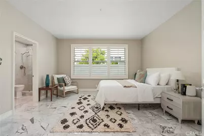 24918 Vista Verenda, Woodland Hills, CA 91367 - Photo 18