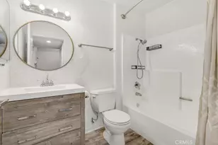 5550 Owensmouth, Woodland Hills, CA 91367 - Photo 6