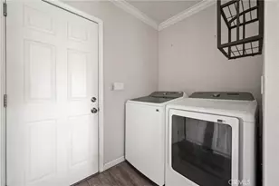 7027 Gloria Ave, Lake Balboa, CA 91406 - Photo 14