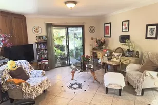 530 N Naomi, Burbank, CA 91505 - Photo 18