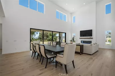 11091 Woodcrest Court, Chatsworth, CA 91311 - Photo 10