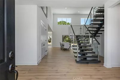 11091 Woodcrest Court, Chatsworth, CA 91311 - Photo 6