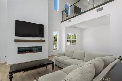 11091 Woodcrest Court, Chatsworth, CA 91311 - Photo 16
