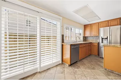 17404 Trosa, Granada Hills, CA 91344 - Photo 32