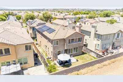 45776 Klamath Court, Temecula, CA 92592 - Photo 2