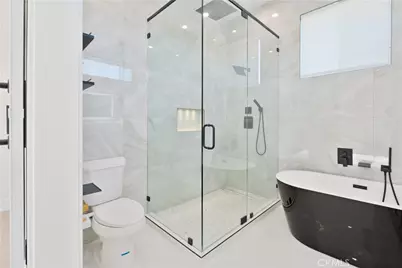 17406 Valerio, Van Nuys, CA 91406 - Photo 32