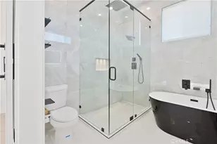 17406 Valerio, Van Nuys, CA 91406 - Photo 32