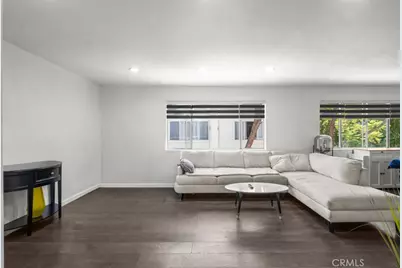 18619 Collins #F30, Tarzana, CA 91356 - Photo 6
