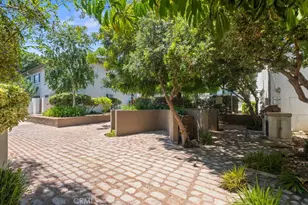 18619 Collins, Tarzana, CA 91356 - Photo 32