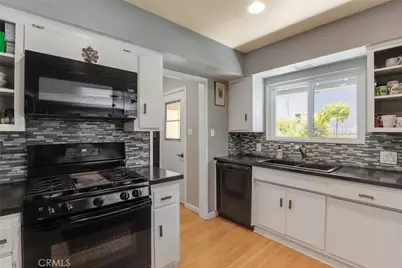 23939 Califa Street, Woodland Hills, CA 91367 - Photo 14