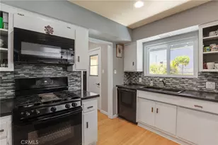 23939 Califa St, Woodland Hills, CA 91367 - Photo 14