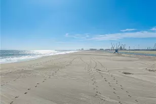 228 E Surfside Dr, Port Hueneme, CA 93041 - Photo 56
