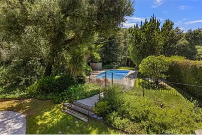 3369 Alginet Drive, Encino, CA 91436 - Photo 2