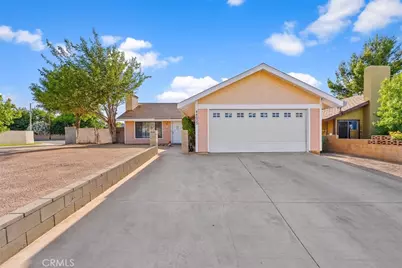 44605 Gillan Avenue, Lancaster, CA 93535 - Photo 2