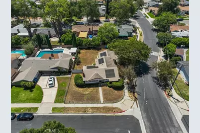 22154 Burton, Canoga Park, CA 91304 - Photo 28