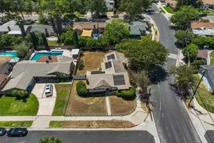 22154 Burton, Canoga Park, CA 91304 - Photo 28