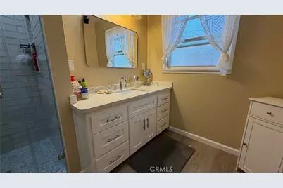 7517 N Ontario Street, Los Angeles, CA 91504 - Photo 22