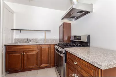 8855 Tyrone Avenue, Panorama City, CA 91402 - Photo 32