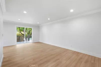 7439 Woodman Avenue #54, Van Nuys, CA 91405 - Photo 4