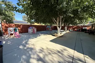 44020 3rd, Lancaster, CA 93535 - Photo 20