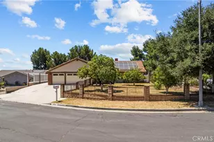 15559 Sorbonne, Sylmar, CA 91342 - Photo 2