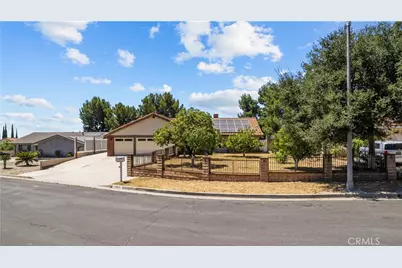 15559 Sorbonne, Sylmar, CA 91342 - Photo 2