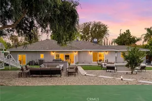 22637 Erwin St, Woodland Hills, CA 91367 - Photo 2