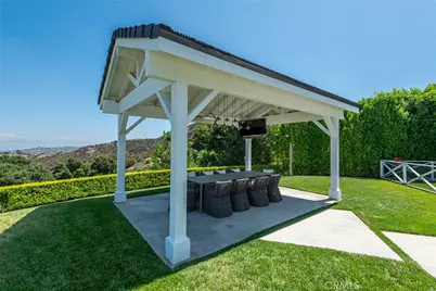 24011 Alder Place, Calabasas, CA 91302 - Photo 54