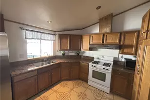 15445 Colbalt Street, Sylmar, CA 91342 - Photo 6
