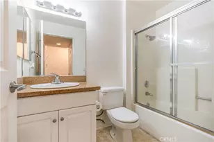 5530 Owensmouth Ave, Woodland Hills, CA 91367 - Photo 14