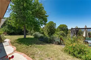 18070 Boris Dr, Encino, CA 91316 - Photo 28