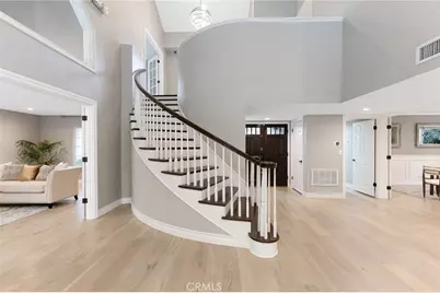 6008 N Pointe Place, Woodland Hills, CA 91367 - Photo 8