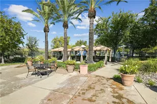 27988 Red Pine Ct, Valencia, CA 91354 - Photo 52