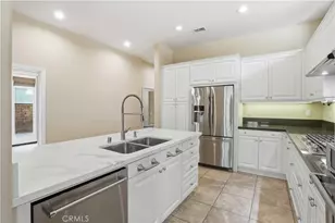 27988 Red Pine Ct, Valencia, CA 91354 - Photo 10