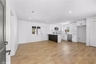 45040 Redwood Ave, Lancaster, CA 93534 - Photo 2