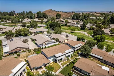 19716 Avenue Of The Oaks, Newhall, CA 91321 - Photo 22