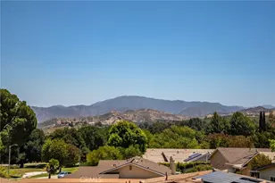 19716 Ave Of The Oaks, Newhall, CA 91321 - Photo 4