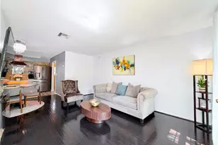 22123 Oxnard St, Woodland Hills, CA 91367 - Photo 16