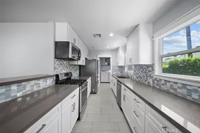 8033 Darby Avenue, Reseda, CA 91335 - Photo 14