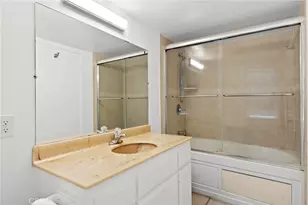 11300 Foothill Blvd, Sylmar, CA 91342 - Photo 12
