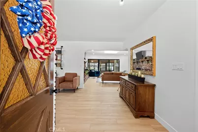 23626 Neargate, Newhall, CA 91321 - Photo 4