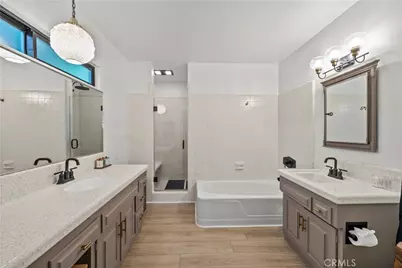 23626 Neargate, Newhall, CA 91321 - Photo 32