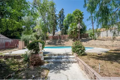 10609 Jimenez Street, Sylmar, CA 91342 - Photo 12