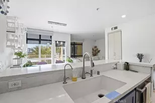21301 Erwin St, Woodland Hills, CA 91367 - Photo 12