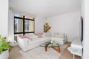 21301 Erwin St, Woodland Hills, CA 91367 - Photo 8