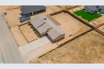 10348 Peach Ave, California City, CA 93505 - Photo 30